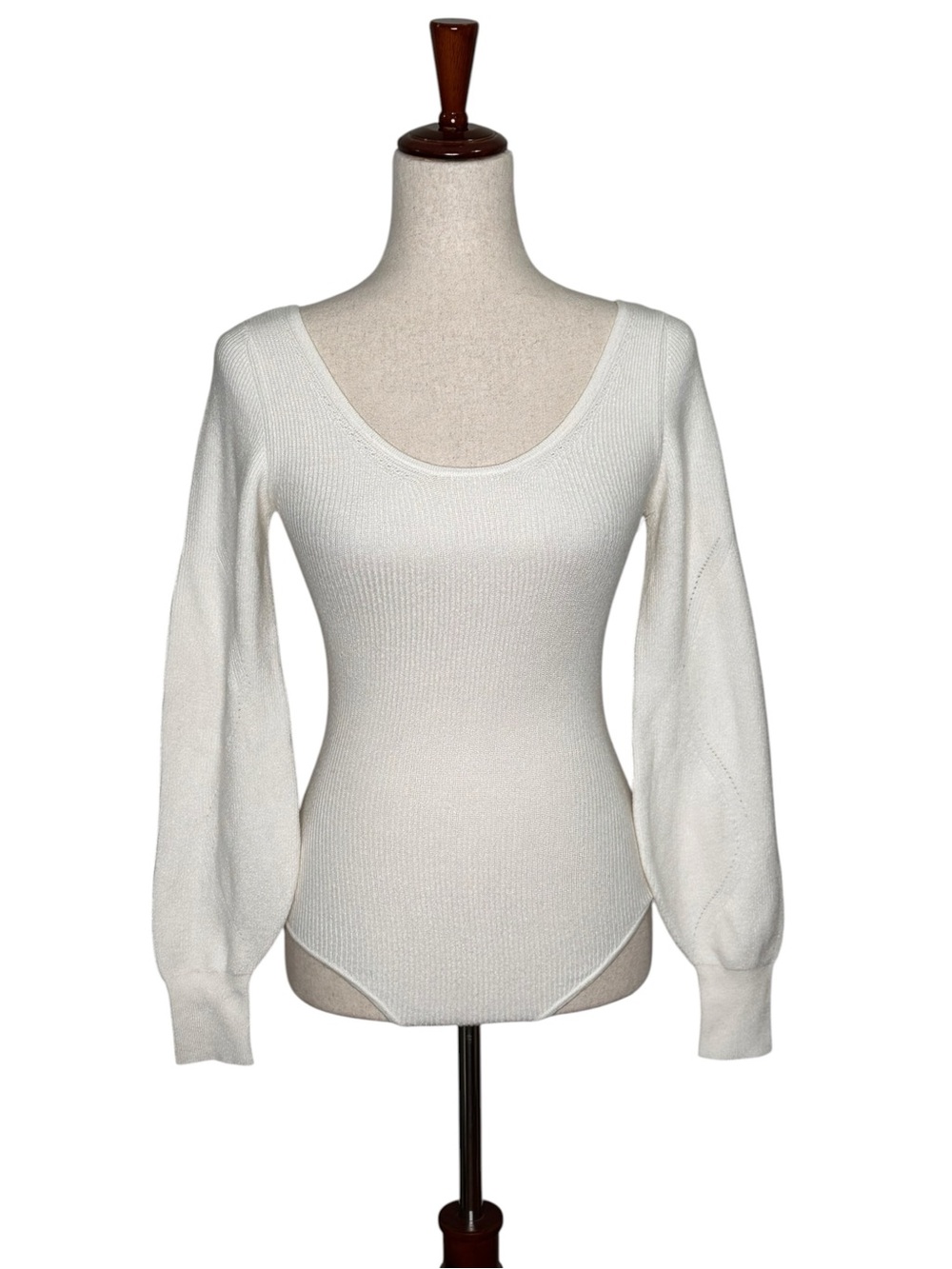 Abercrombie & Fitch White Scoop Neck Ribbed Puff-Sleeve knitted bodysuit. XS